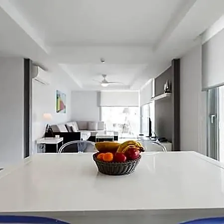 El Yate Aparthotel
