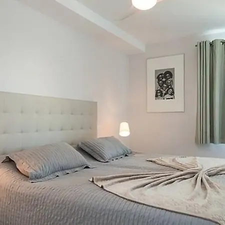 إل ييت 4*